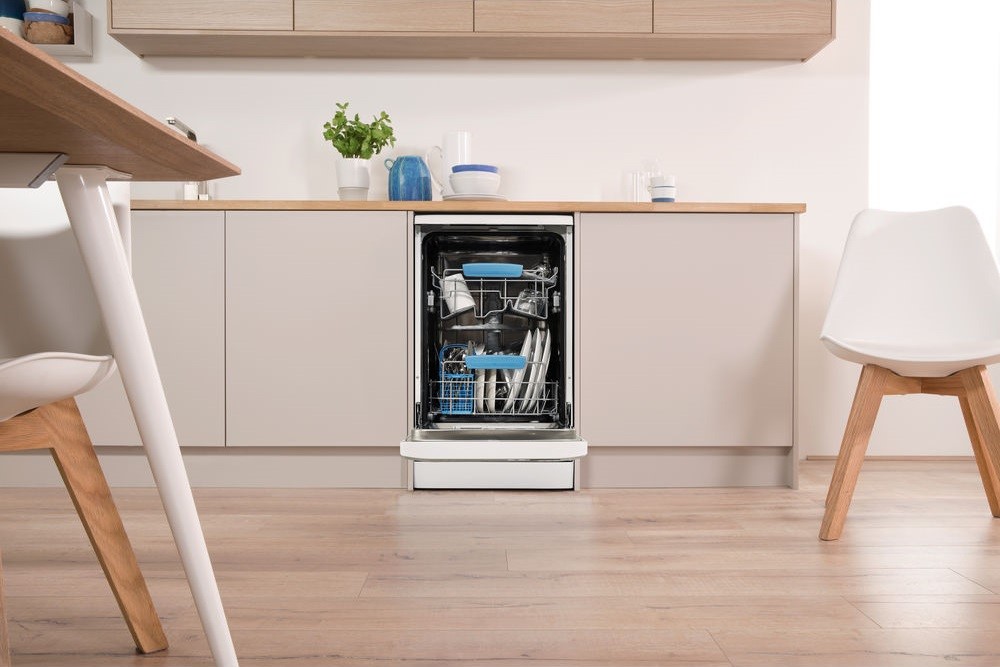 Indesit Freestanding Dishwashers at Dalzells