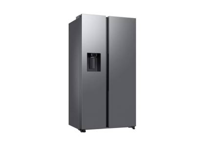 Anlged view of the Samsung RS70F66KCTEU fridge freezer