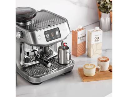 Auto MilQ steam wand texturing oat milk on Sage Oracle Jet
