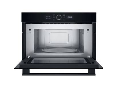 Black Hotpoint microwave with Dynamic Crisp technology