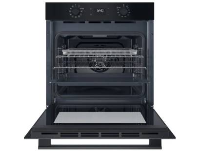 Black Hotpoint oven with Air Fry tray and Multiflow technology