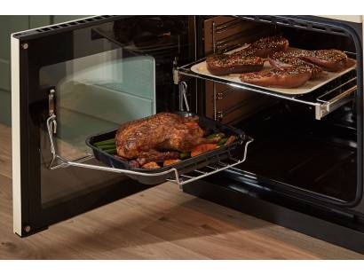 Close up of the handyrack on the classic deluxe 110cm range cooker