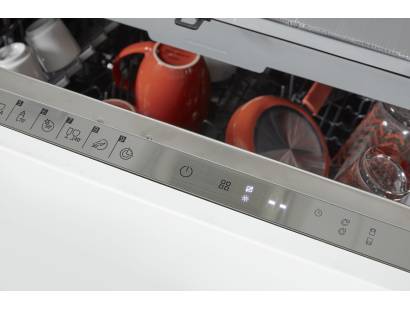 Close-up of control panel and programme selector