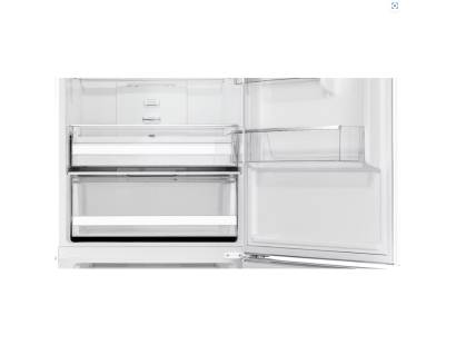 Fridge interior of Indesit INK25322W4UK with sliding shelves and Fresh Space drawer