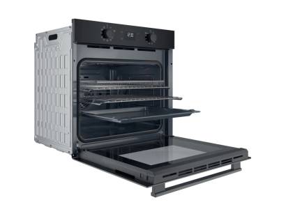 Hotpoint 71L multifunction oven with Diamond Clean steam cleaning