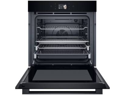 Hotpoint Class 8 oven with colour TFT display and Dual Clean