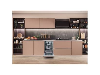 Hotpoint HP6IC11BS7LA0UK compact dishwasher powerful cleaning technology