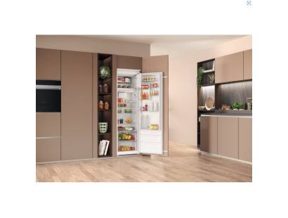 Hotpoint HTSD184011A1 Integrated Fridge