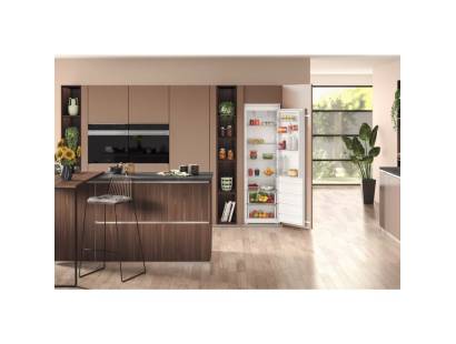 Hotpoint HTSD18A011A1 Integrated Fridge