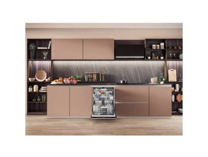 Hotpoint large capacity dishwasher flexible loading design