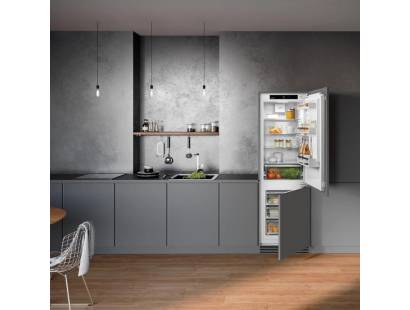 IKGN51VE03 fridge freezer in kitchen setting