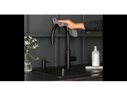 Industrial square kitchen tap – Quooker FTBLK with child-safe controls