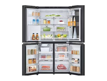 LG 646L American fridge freezer with NatureFRESH