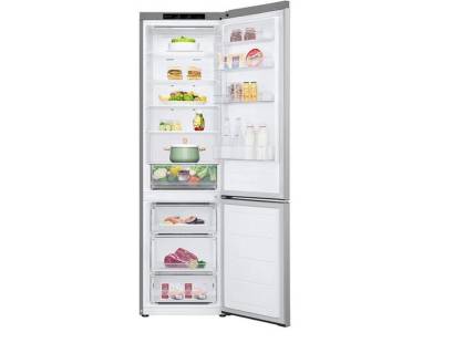 LG 70 30 fridge freezer with Linear Cooling and DoorCooling Plus