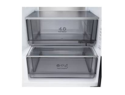 LG fridge freezer with FRESHConverter and FRESHBalancer