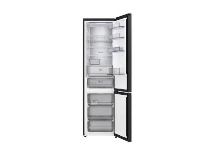 LG fridge freezer with Linear Cooling and DoorCooling Plus