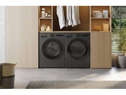 Lifestyle image of the RHX7010TBB