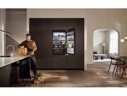 Miele integrated fridge freezer premium kitchen setup