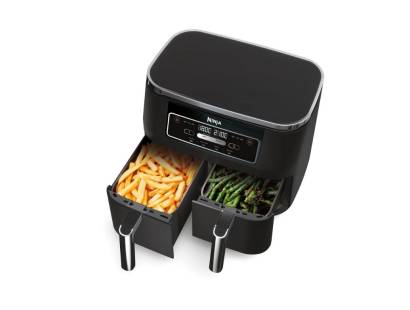 Ninja Dual Zone Air Fryer cooking two meals simultaneously – vegetables and chips