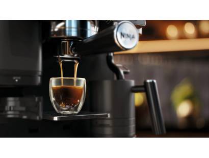 Ninja Luxe Café Premier Espresso Machine making coffeee