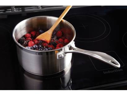 Pot of food on top of the classic 100 induction hob