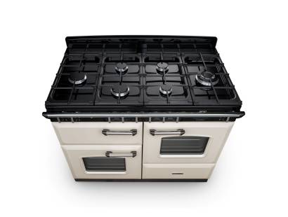 Rangemaster Classic 110 range cooker gas hob with cast iron pan supports and wok burner