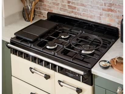 Rangemaster Classic Deluxe 90 gas hob with five burners, including multi-ring wok burner and cast iron pan supports
