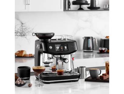 Sage Oracle Jet touchscreen with café-style drinks menu on kitchen countertop