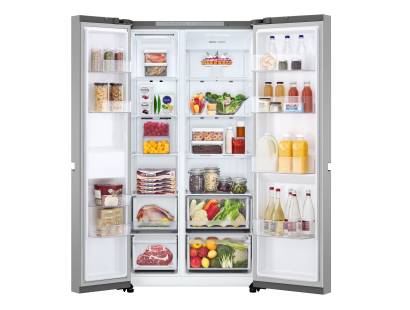Side-by-side LG GSBC40PYPE open showing fridge and freezer compartments